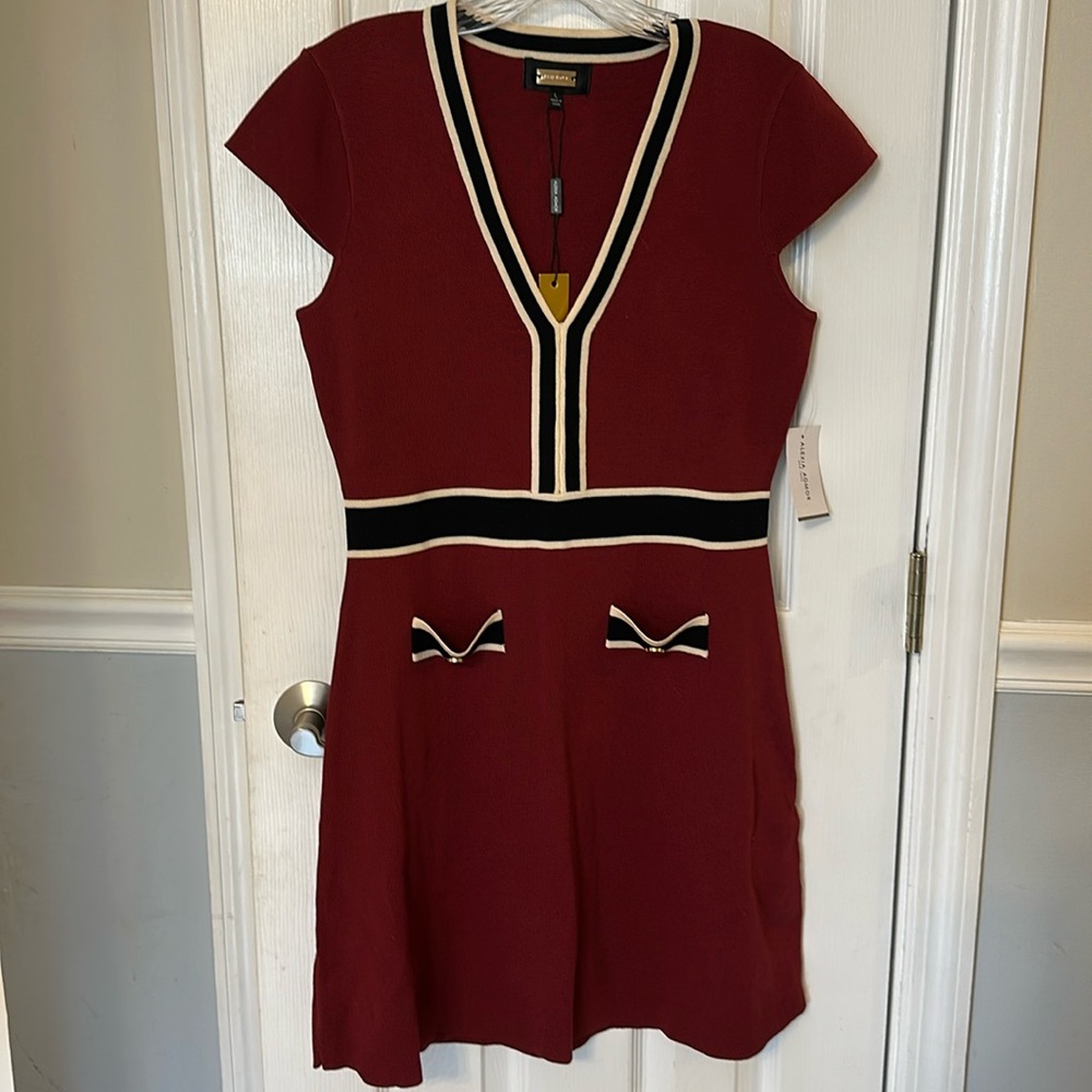 Alexia Admor NWT short sleeved sweater dress